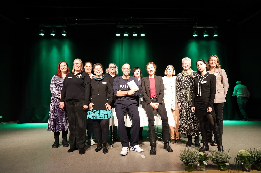 Von der Planung über die Künstlerakquise bis hin zur Organisation des Veranstaltungsrahmens wurde das Projekt gemeinschaftlich getragen. Die enge Zusammenarbeit hat damit nicht nur Ressourcen gebündelt, sondern vor allem Ideen zusammengebracht – mit einem Ergebnis, das sich sehen lassen kann. / Quelle: Steffen Bickel