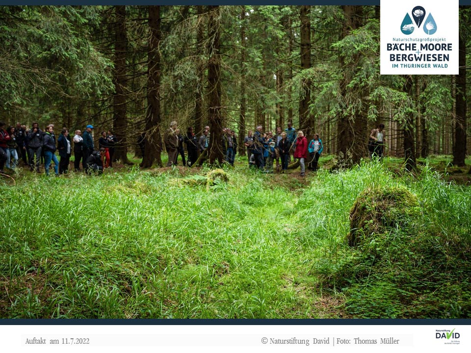 Naturschutzgroßprojekt Bäche, Moore, Bergwiesen im Thüringer Wald. Foto Auftaktveranstaltung im Wald